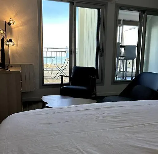 Vue アパート スラック・シュル・メール